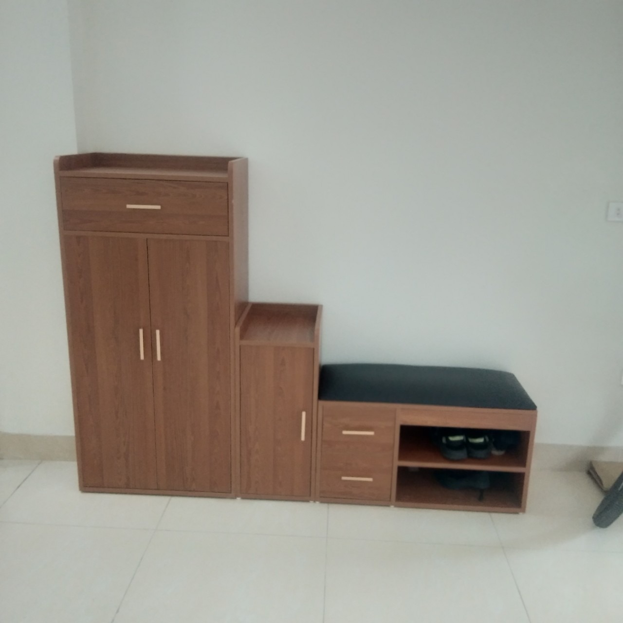 20+ mẫu tủ gi&agrave;y k&egrave;m ghế ngồi đẹp, hiện đại, đa năng tiết kiệm kh&ocirc;ng gian