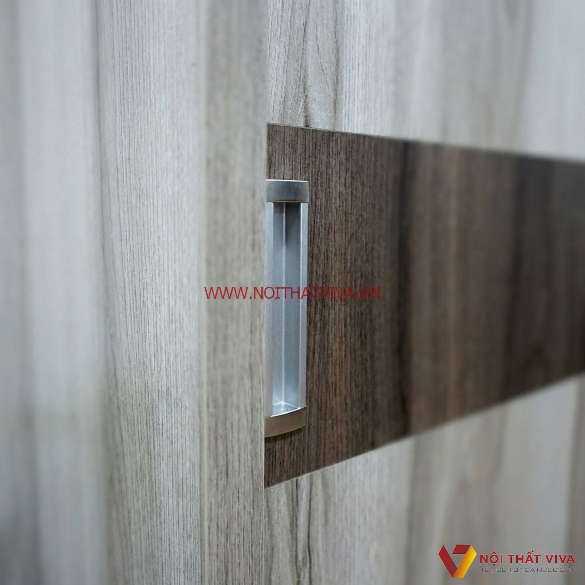 Tủ Quần &Aacute;o MDF Cửa L&ugrave;a M&agrave;u Kem Sọc Đẹp Gi&aacute; Rẻ