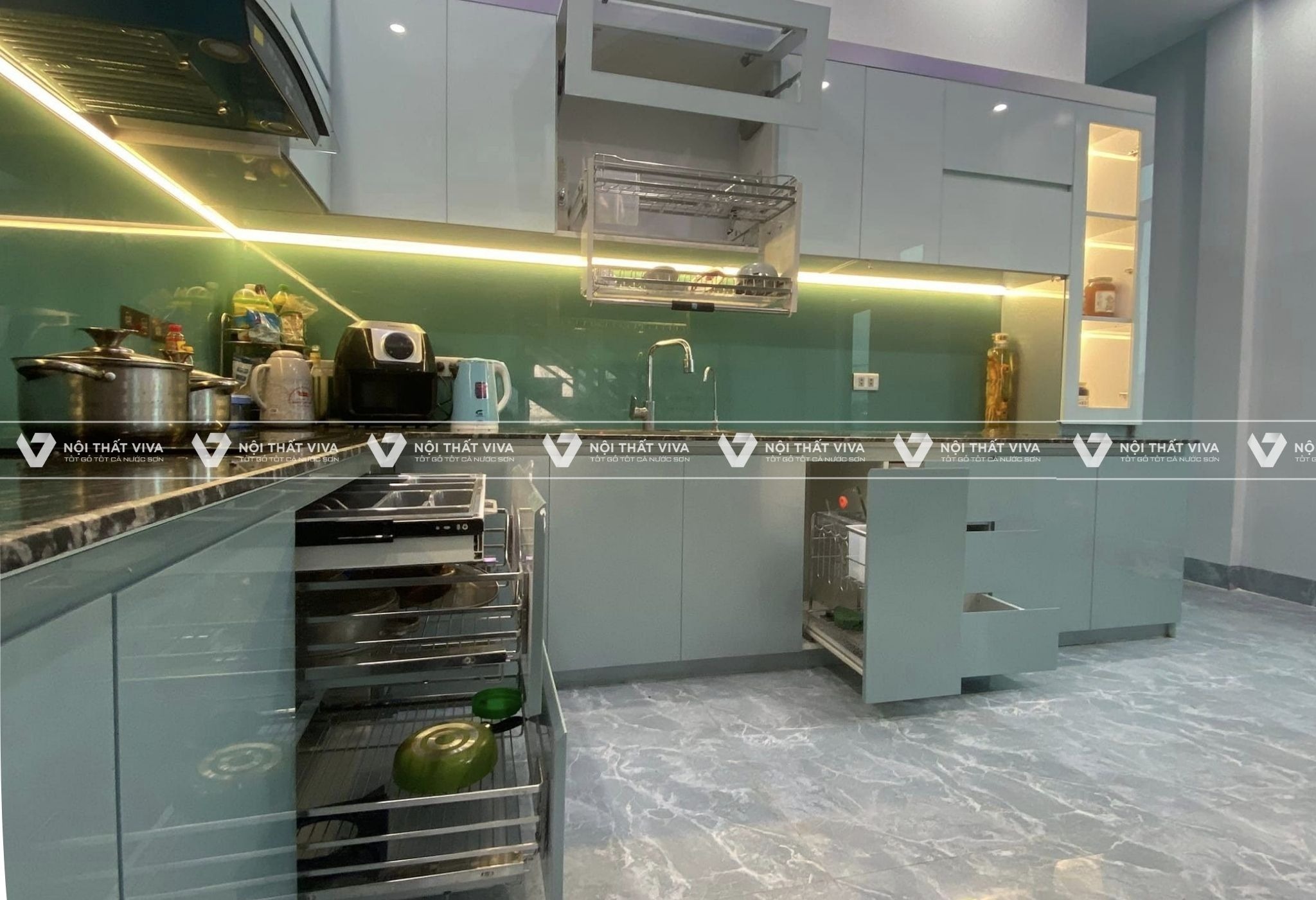 Tủ bếp cánh Acrylic có bền đẹp không? Nên mua ở đâu đảm bảo uy tín?