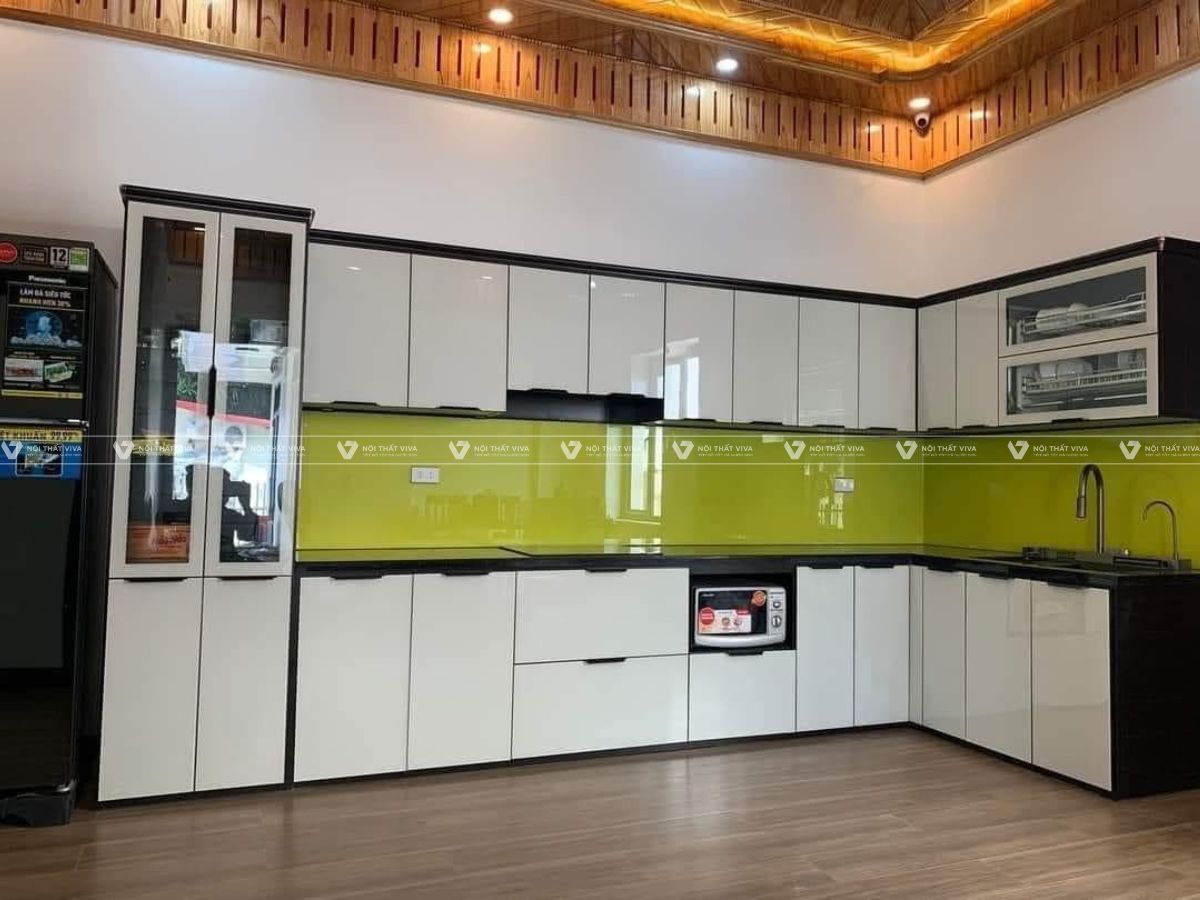 Tủ bếp cánh kính cường lực: xu hướng hiện đại, bền đẹp, báo giá mới nhất