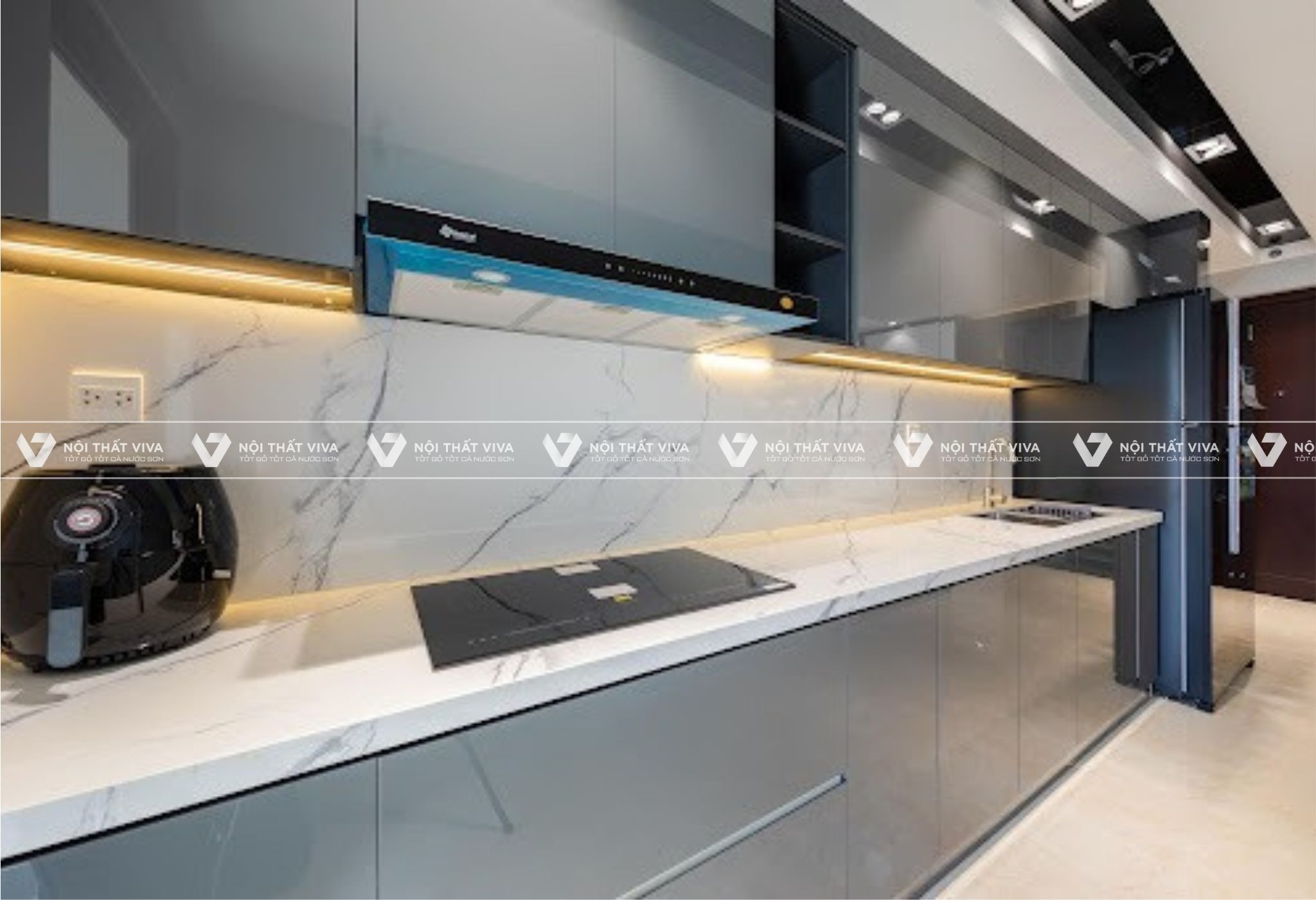 Tủ bếp gỗ công nghiệp Melamine là gì? Ưu điểm, cấu tạo và báo giá chi tiết Tủ bếp gỗ công nghiệp Melamine là gì? Ưu điểm, cấu tạo và báo giá chi tiết