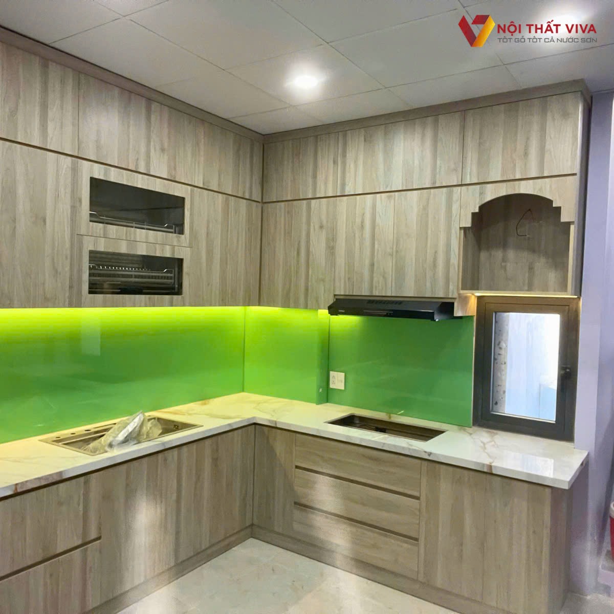 Tủ bếp nhôm vân gỗ đẹp, báo giá mới nhất, mẫu bền đẹp cho mọi không gian Tủ bếp nhôm vân gỗ đẹp, báo giá mới nhất, mẫu bền đẹp cho mọi không gian