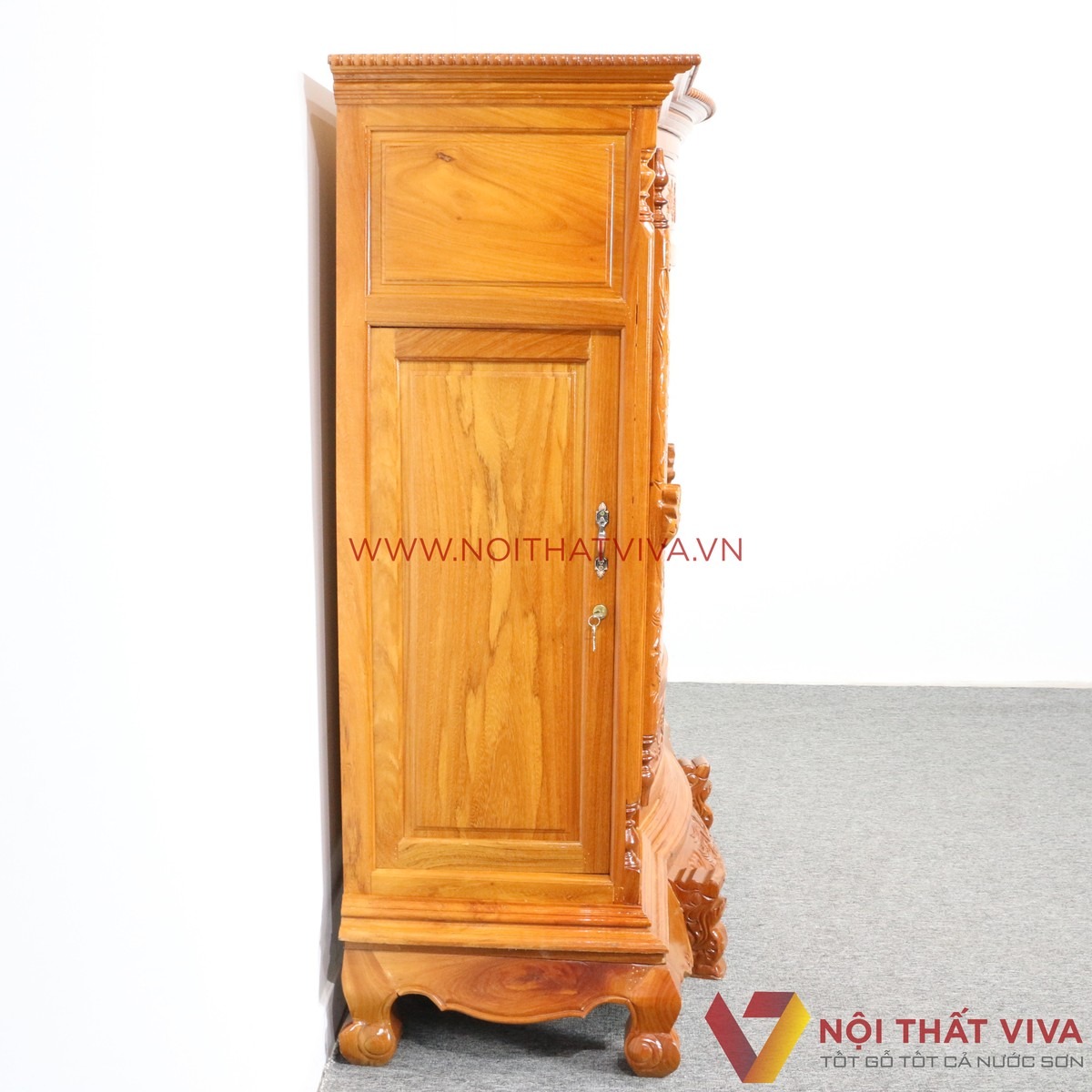 Tủ thờ gia ti&ecirc;n đẹp chuẩn phong thủy, mẫu gỗ tự nhi&ecirc;n bền sang trọng