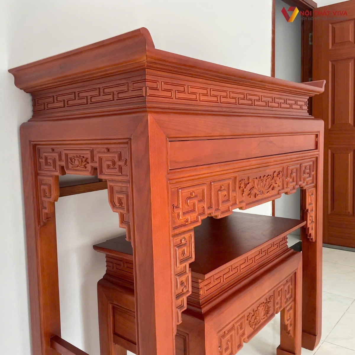 Tủ thờ gia ti&ecirc;n đẹp chuẩn phong thủy, mẫu gỗ tự nhi&ecirc;n bền sang trọng