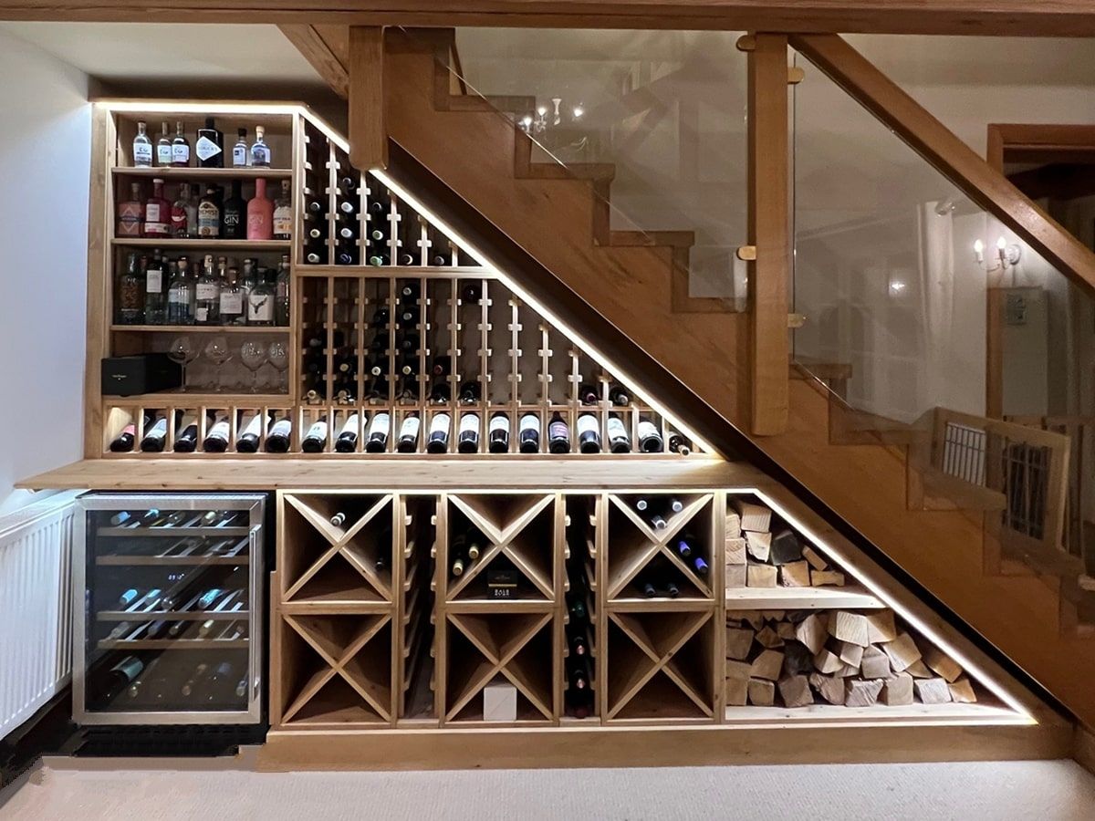 Tuyển tập các mẫu tủ rượu dưới gầm cầu thang ấn tượng độc đáo nhất