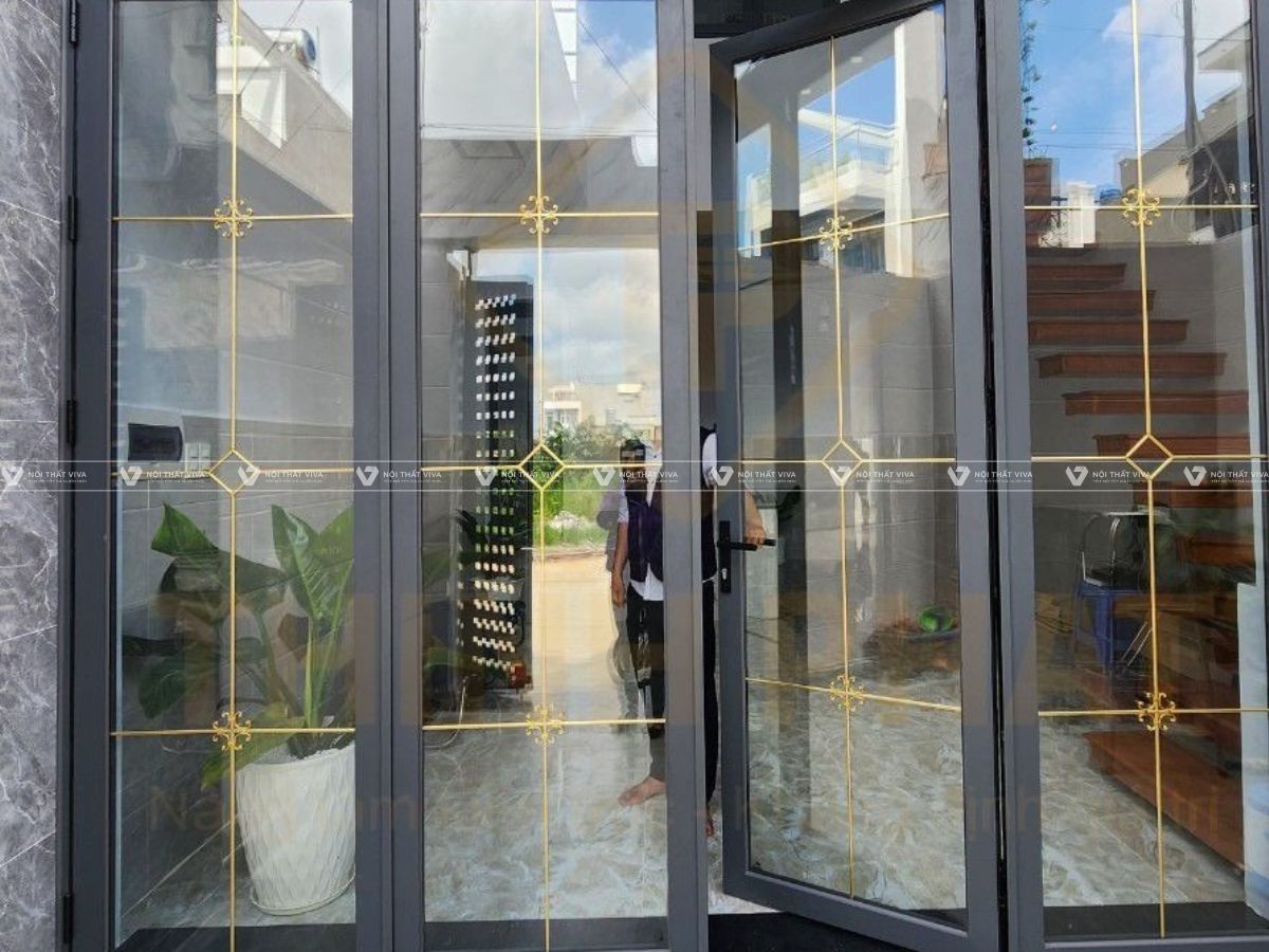 Ưu điểm kính hộp có nan trang trí và cách chọn loại phù hợp cho từng công trình Ưu điểm kính hộp có nan trang trí và cách chọn loại phù hợp cho từng công trình