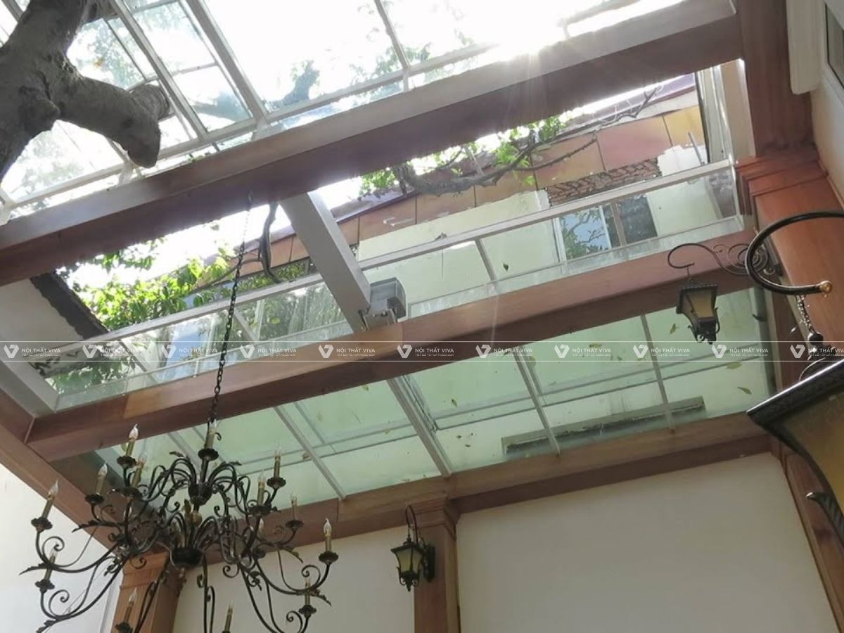 Xu hướng nhà mái kính thiết kế hiện đại cho không gian sống thông thoáng