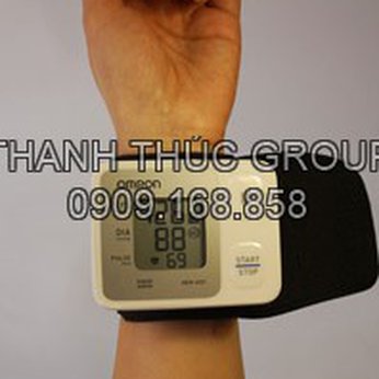 Máy đo huyết áp cổ tay Omron HEM-6161