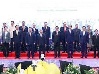 ASEAN trước thách thức cạnh tranh Mỹ - Trung