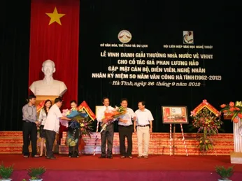 Lễ vinh danh cố tác giả Phan Lương Hảo và gặp mặt cán bộ, nghệ nhân, diễn viên nhân kỷ niệm 50 năm thành lập Đoàn văn công Hà Tĩnh