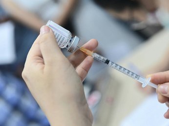 Vụ trưởng Vụ Ngân sách nhà nước: Đảm bảo đủ tiền mua vắc xin tiêm cho toàn dân
