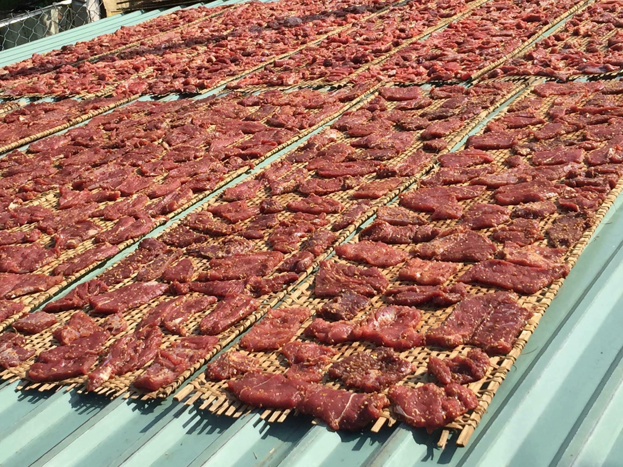 Bò một nắng hai sương phơi khô bo-mot-nang-hai-suong-phoi.jpg (540 KB)