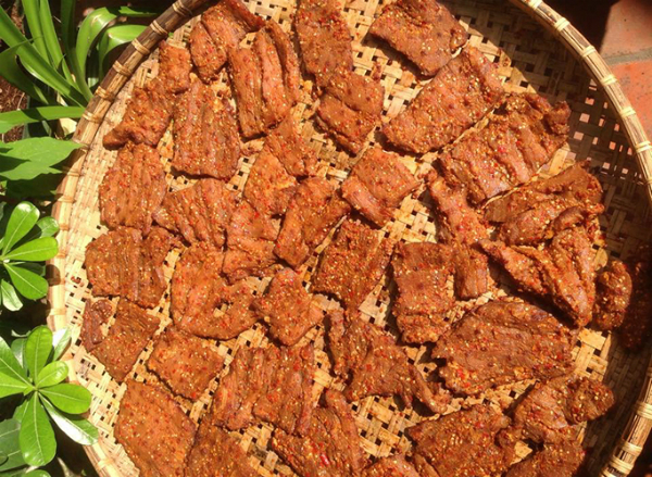 Bò một nắng phơi bo-mot-nang-muoi-kien-phoi-nang.jpg (482 KB)