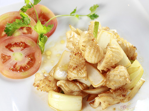 Cách làm mực một nắng chiên nước mắm cach-lam-mon-muc-mot-nang-chien-nuoc-mam.jpg (146 KB)