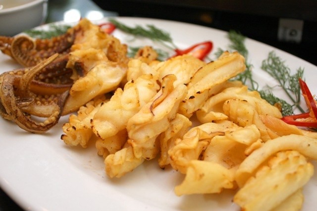 Mực một nắng chiên giòn muc-mot-nang-chien-gion.jpg (66 KB)