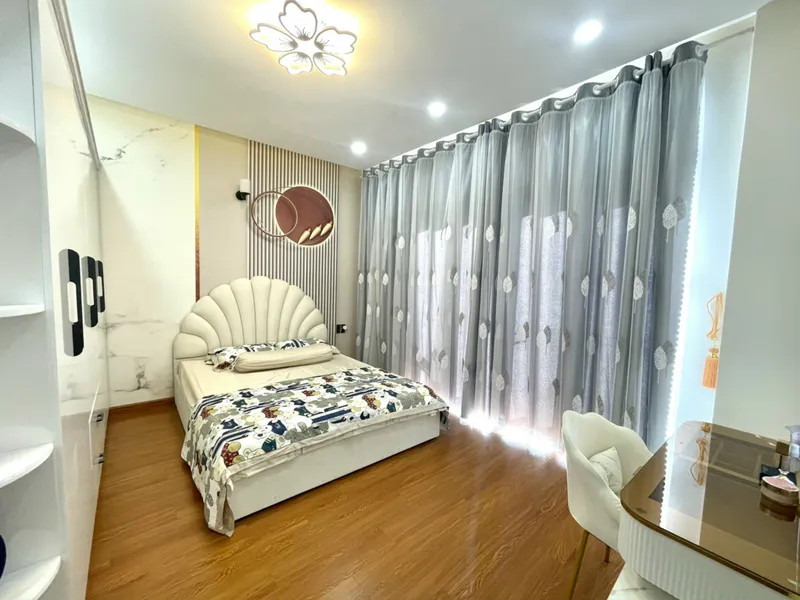 NHÀ MẶT TIỀN LÂM VĂN BỀN