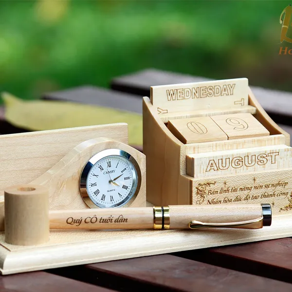 QUÀ TẶNG GỖ KHẮC LASER HỘP BÚT