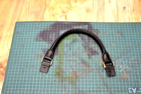 Bài 1: Làm quai túi xách - Hướng dẫn cách may túi xách da handmade Bài 1: Làm quai túi xách - Hướng dẫn cách may túi xách da handmade