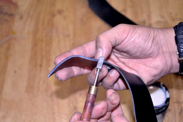 Bài 1: Làm quai túi xách - Hướng dẫn cách may túi xách da handmade Bài 1: Làm quai túi xách - Hướng dẫn cách may túi xách da handmade