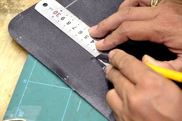 Bài 1: Làm quai túi xách - Hướng dẫn cách may túi xách da handmade Bài 1: Làm quai túi xách - Hướng dẫn cách may túi xách da handmade