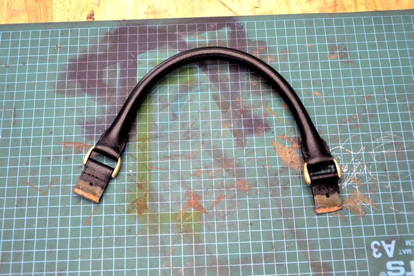 Bài 1: Làm quai túi xách - Hướng dẫn cách may túi xách da handmade Bài 1: Làm quai túi xách - Hướng dẫn cách may túi xách da handmade