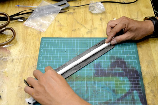 Bài 1: Làm quai túi xách - Hướng dẫn cách may túi xách da handmade Bài 1: Làm quai túi xách - Hướng dẫn cách may túi xách da handmade