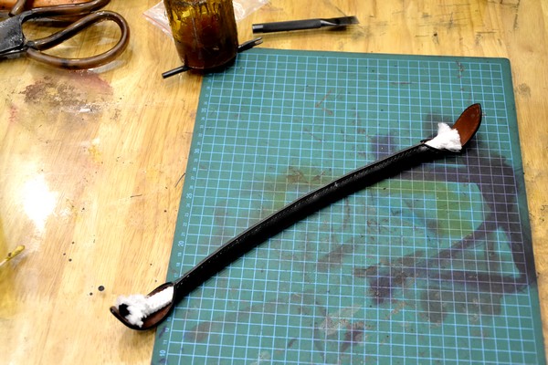 Bài 1: Làm quai túi xách - Hướng dẫn cách may túi xách da handmade Bài 1: Làm quai túi xách - Hướng dẫn cách may túi xách da handmade