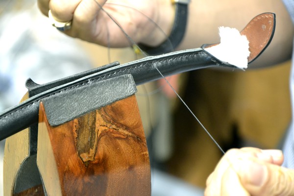 Bài 1: Làm quai túi xách - Hướng dẫn cách may túi xách da handmade Bài 1: Làm quai túi xách - Hướng dẫn cách may túi xách da handmade