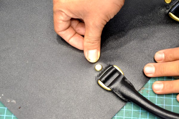 Bài 1: Làm quai túi xách - Hướng dẫn cách may túi xách da handmade Bài 1: Làm quai túi xách - Hướng dẫn cách may túi xách da handmade