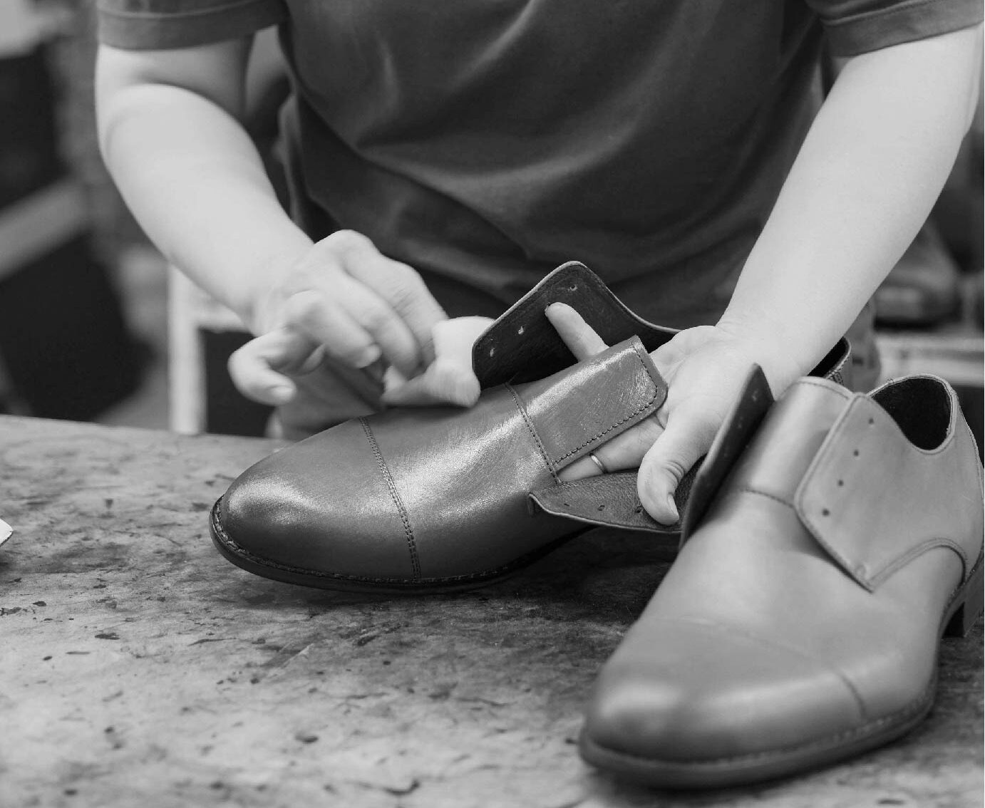 Cách nhuộm màu giày da