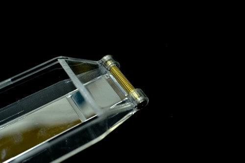 dụng cụ lăn sơn cạnh da