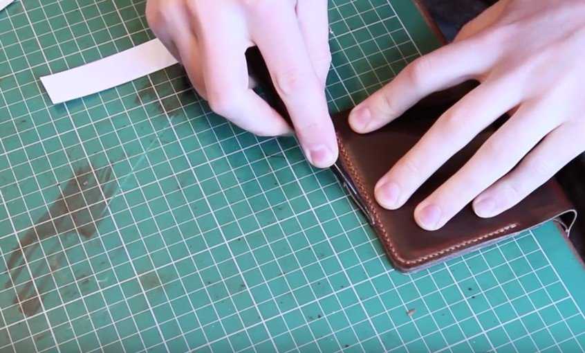 dụng cụ lăn sơn cạnh da