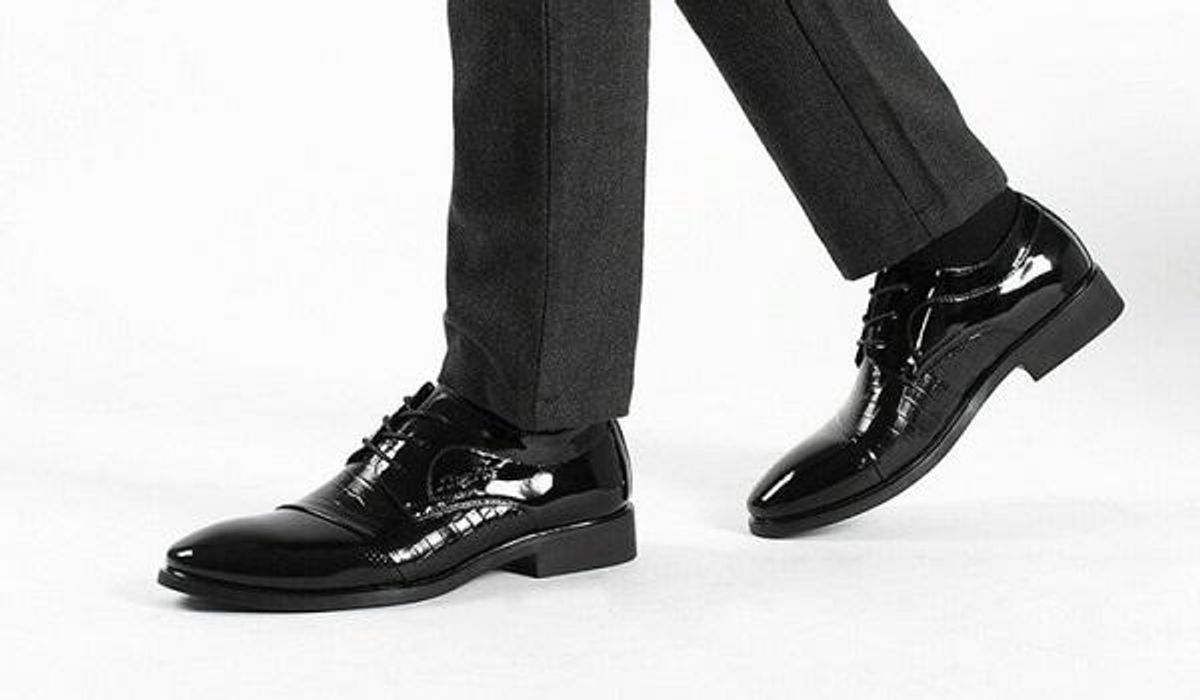 giày bị mốc xanh