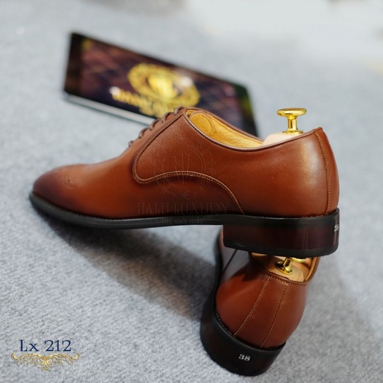 Cần làm gì khi giày da bị mốc? Cần làm gì khi giày da bị mốc?