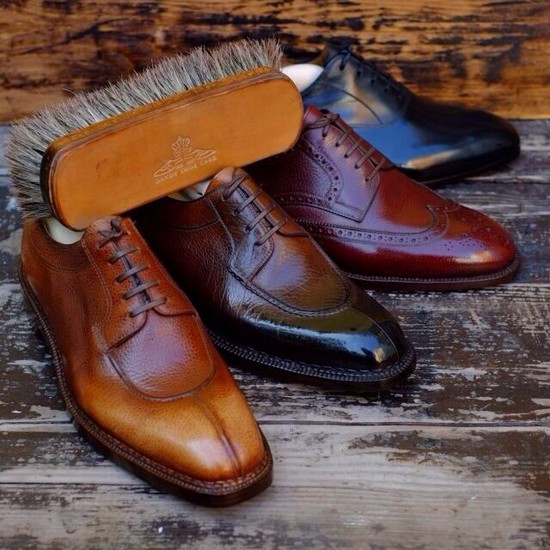 Giày da bị mốc phải làm sao? Giày da bị mốc phải làm sao?