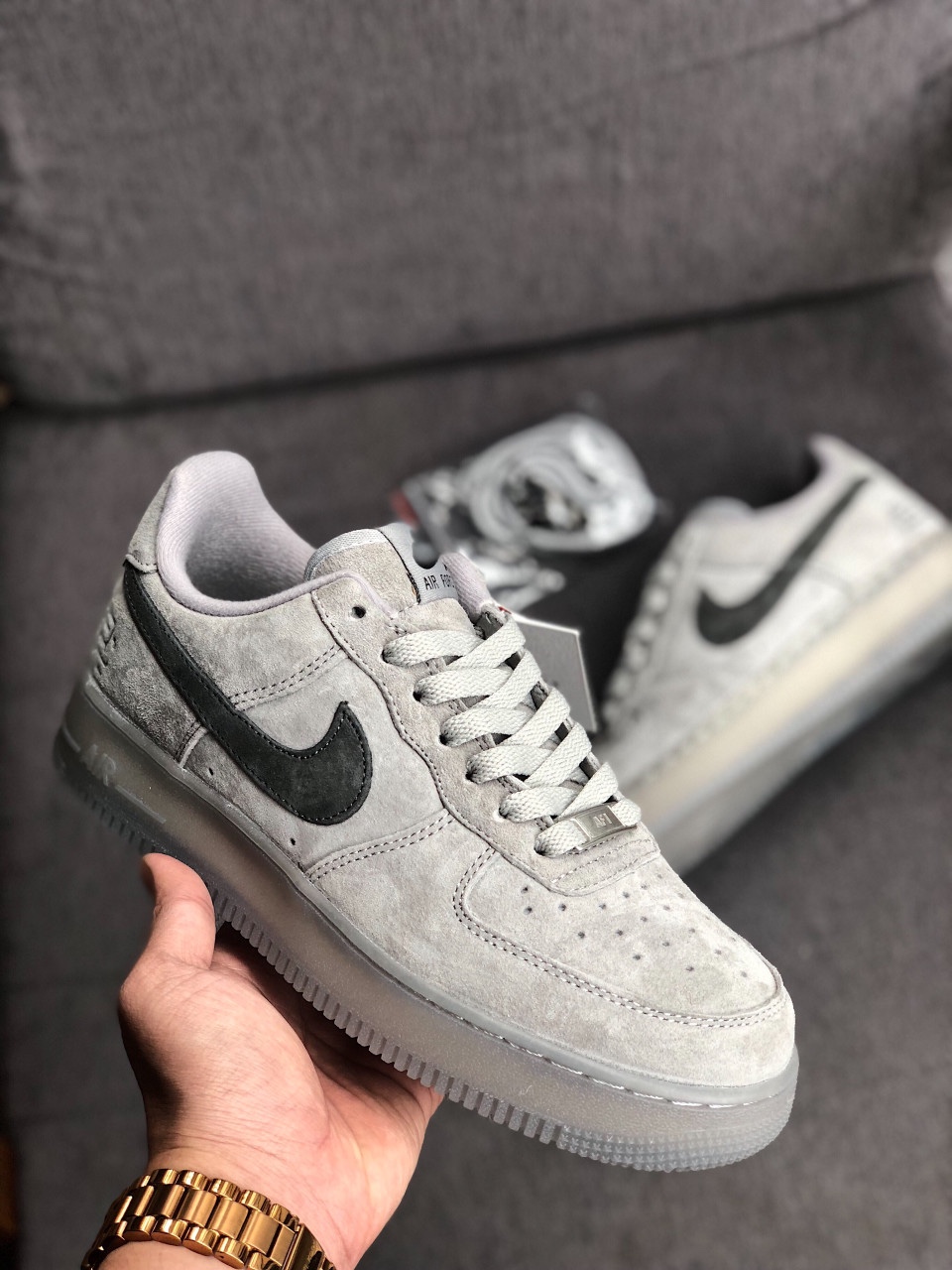 giày trắng bị mốc đen