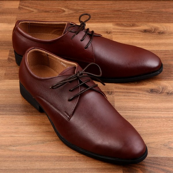 Lựa chọn giày da bò thật cho những kiểu ăn mặc lịch sự và lịch lãm