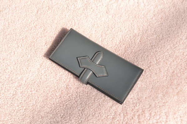 ví nữ da bò thật Ví nữ da bò thật của nữ dạng gập tiện lợi, là sự lựa chọn của nhiều chị em