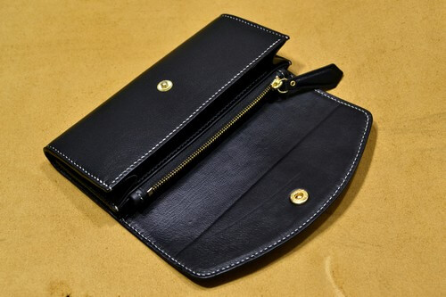 Sản phẩm được chế tác tại lớp học khóa học làm đồ da