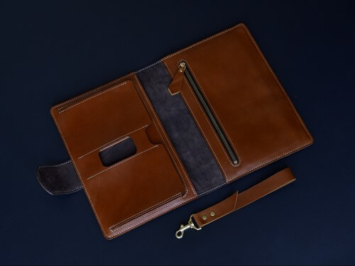 Sản phẩm được chế tác tại lớp học khóa học làm đồ da