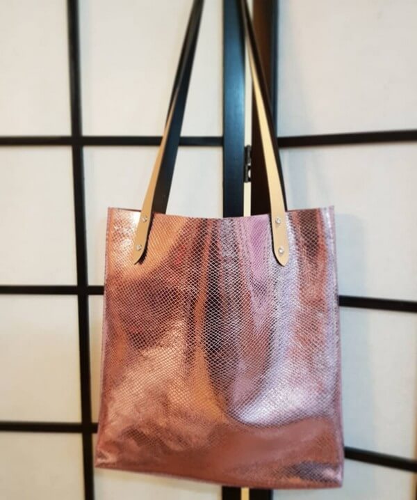 Nên mua da bò làm đồ handmade tại đâu? Nên mua da bò làm đồ handmade tại đâu?