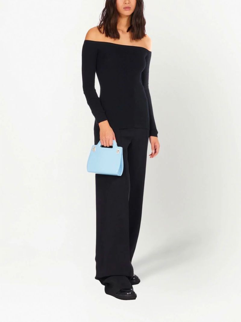 sơn cạnh da màu xanh biển nhạt