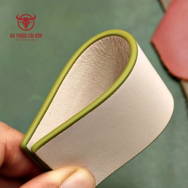 Sơn cạnh da màu xanh rêu nhạt