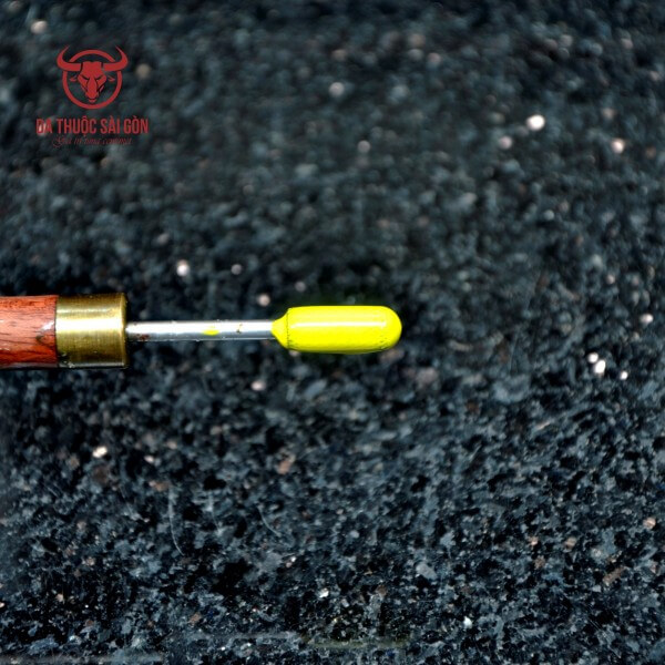 sơn cạnh đồ da