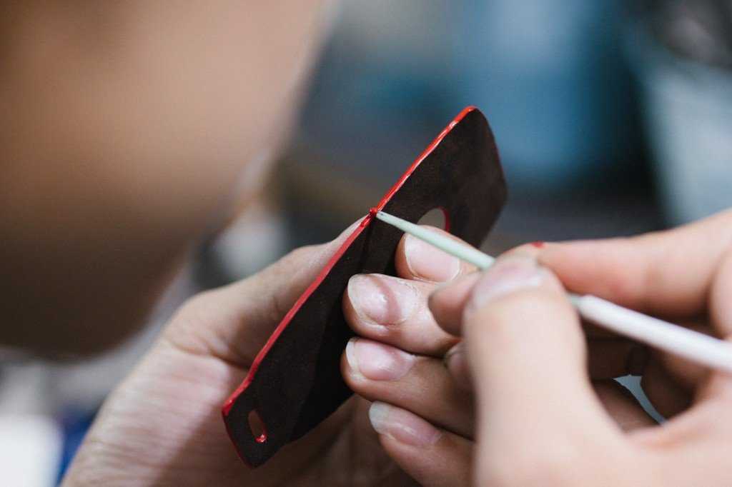 Sơn Viền Cạnh Da Thủ Công