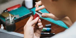 Cách chọn mua bộ dụng cụ làm đồ da thủ công chất lượng