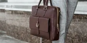 Cách chọn cặp da nam công sở - gence.vn