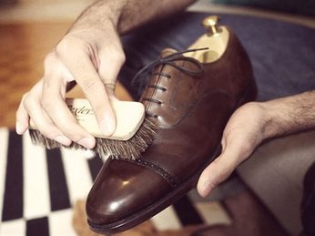 Bạn có biết những cách chữa giày da bị mốc?
