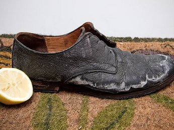 Bạn có biết cách chữa giày da bị mốc?