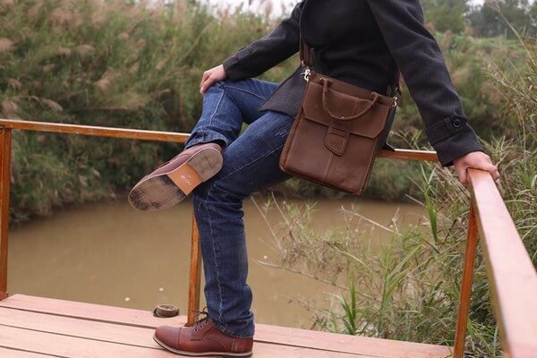 túi đeo chéo da bò sáp